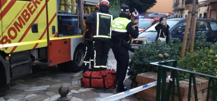 Incendi en el interior d’un sisé pis al carrer Solades de Vila-real