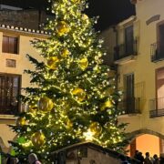 Porcelanosa il·lumina Vila-real amb l’arbre de Nadal