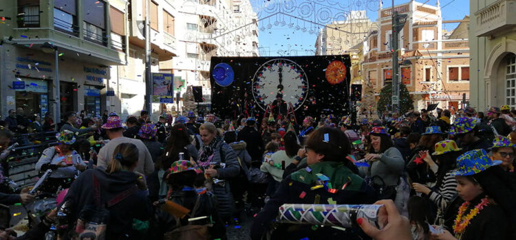 La Fira de Nadal de Vila-real celebra unes originals campanades infantils