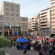 La Plaça Major de Vila-real, ‘de gom a gom’ per rebre els missatgers reials