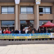 Vila-real crida en silenci per la pau i en solidaritat amb el poble ucraïnès