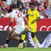 El Villarreal cau derrotat enfront del Sevilla amb un gol en el minut 94 (2-1)