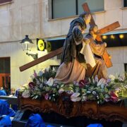 Les confraries i germandats realitzen la desfilada processional de Dimecres Sant