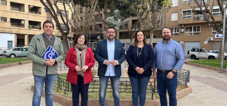 Casabó es reuneix amb els vila-realencs que conformen la candidatura autonòmica del Partit Popular