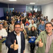 Els partits polítics tanquen la campanya electoral en un dia passat per aigua