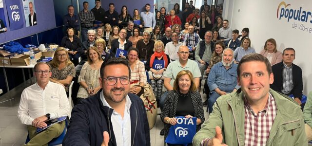 Els partits polítics tanquen la campanya electoral en un dia passat per aigua