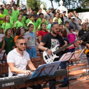 Desenes de xiquets participen en la cantata escolar al Termet