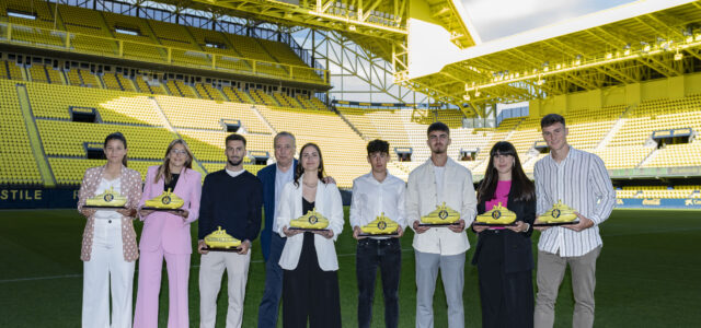 Huit jugadors de la ‘Cantera Grogueta’ reben l’homenatge per portar deu temporades