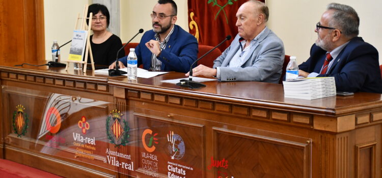 Vila-real presenta el llibre ‘100 años de fútbol en Vila-real’, de Vicente Soro