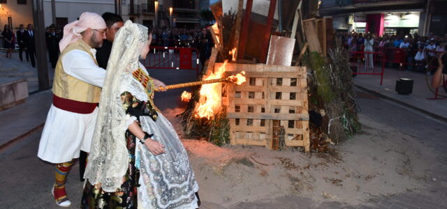 La ciutat de Vila-real es bolca en l’ofrena de flors a Sant Pasqual