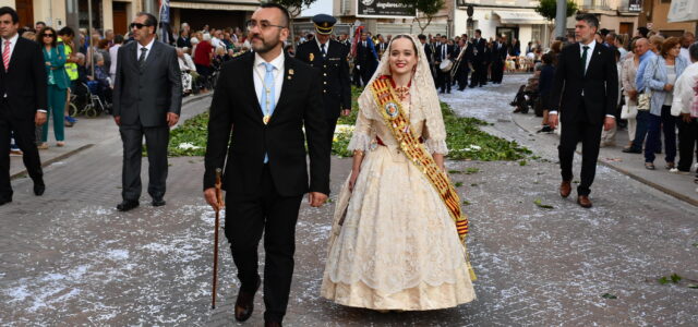 Els vila-realencs commemoren a Sant Pasqual amb una gran processó pels carrers de la ciutat