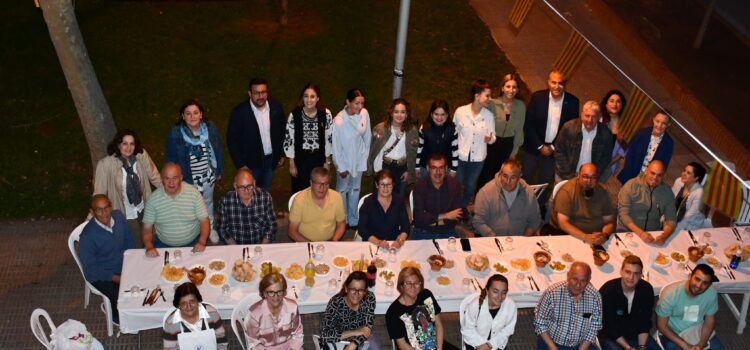 El barri de Sant Ferran va celebrar anit la xulla amb motius de les seues festes