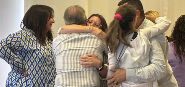 Vila-real celebra l’últim ple de la legislatura entre abraçades i agraïments