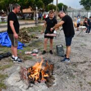 Els veïns del barri del Progrés celebren la tradicional Nit de la Xulla