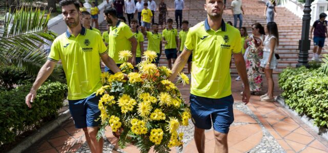 El Villareal realitza la ofrena als patrons