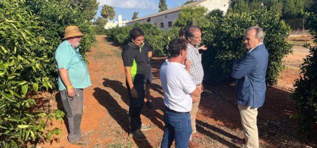 El Conseller d’Agricultura, Ramaderia i Pesca visita la estació experimental agrària