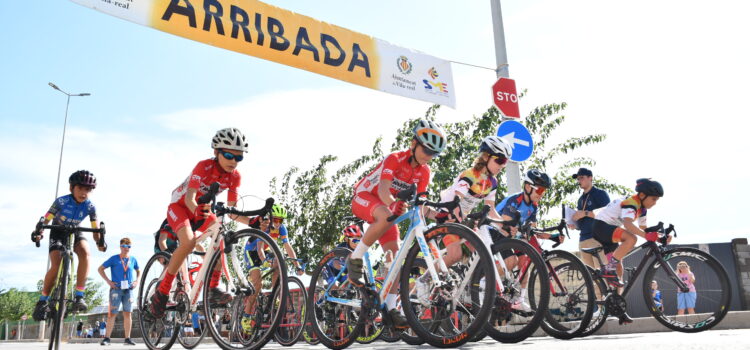 Les joves promeses del ciclisme es citen en Vila-real en el Trofeu de Ciclisme Escolar Sebastián Mora