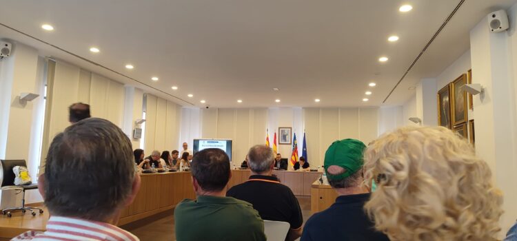 El Ple aprova una moció en suport al parany i demanarà l’autorització de les proves de la cistella malla