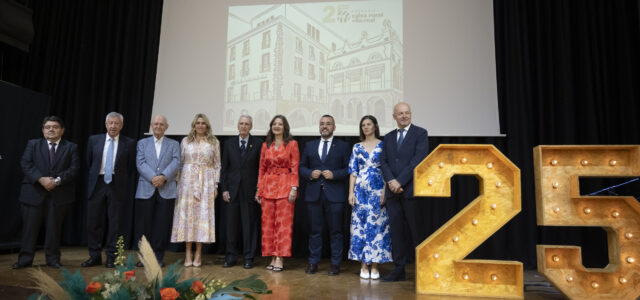 Més de 300 persones acompanyen a Caixa Vila-real en la celebració del seu 25 aniversari