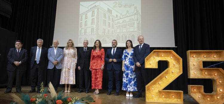 Més de 300 persones acompanyen a Caixa Vila-real en la celebració del seu 25 aniversari