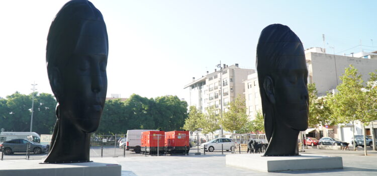 “Silvia” i “María” tornen a Vila-real per a quedar-se permanentment a la plaça de l’Estadi de la Ceràmica