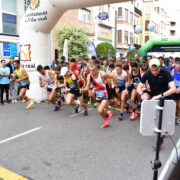 Vila-real celebra una multitudinària cursa solidària dels Lluïsos