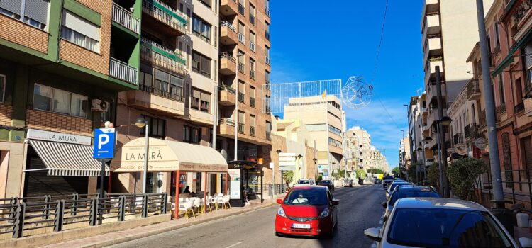 Vila-real instal·la l’enllumenat de Nadal amb més de 300 elements LED