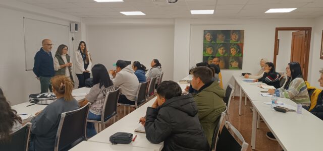 Comencen a Vila-real els cursos de valencià en la Fundació Caixa Rural