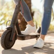 La Policia Local llança la primera campanya informativa i de control de patinets