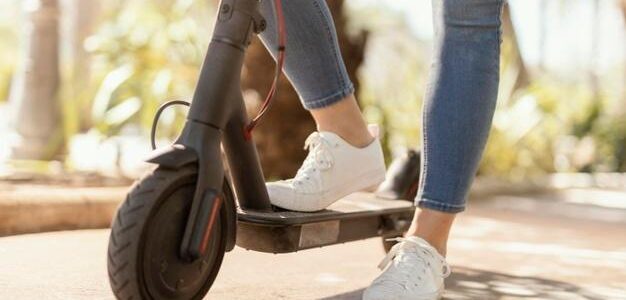 La Policia Local llança la primera campanya informativa i de control de patinets