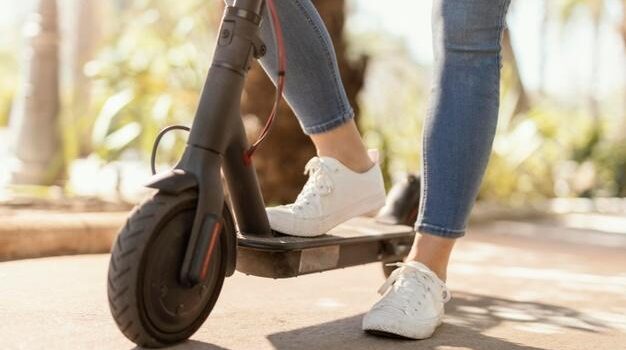 La Policia Local llança la primera campanya informativa i de control de patinets