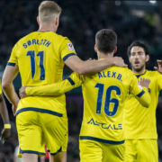 El Villarreal tiny de ‘groguet’ el derbi davant el València gràcies a un solitari gol de Jorge Cuenca (1-0)