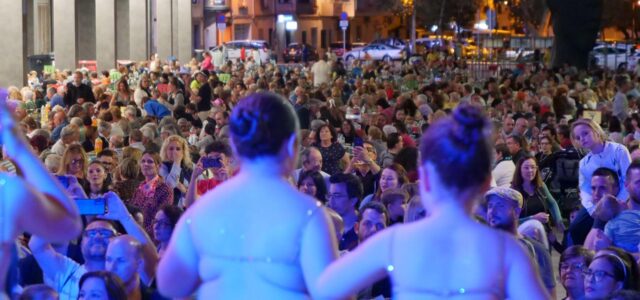Èxit de participació al XXII Macrosopar de pa i porta amb més de 2.000 veïns i veïnes
