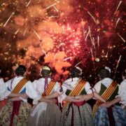 La plaça Major s’ompli de música i emoció en la jornada de clausura de les festes