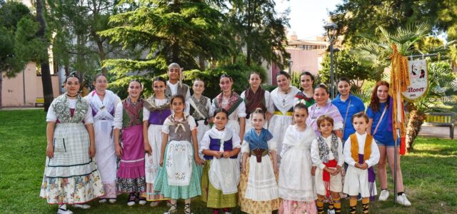 Les Rosarieres brillen en la 60a Cavalcada de les Festes de Sant Pasqual