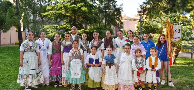 Les Rosarieres brillen en la 60a Cavalcada de les Festes de Sant Pasqual