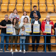 Derbi solidari de llegendes entre el Villarreal i el València CF en homenatge a Llaneza
