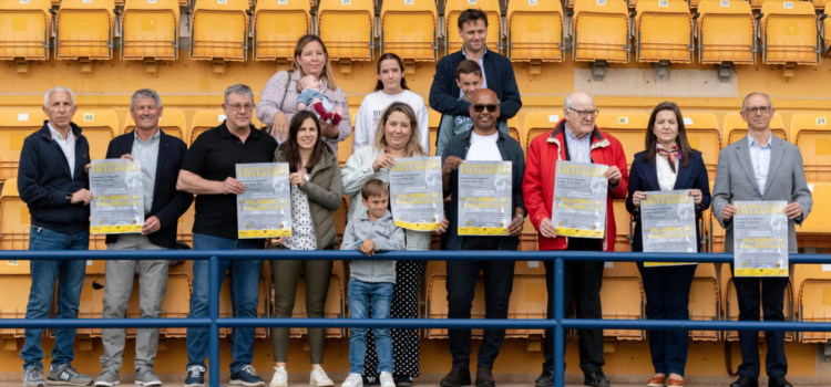 Derbi solidari de llegendes entre el Villarreal i el València CF en homenatge a Llaneza