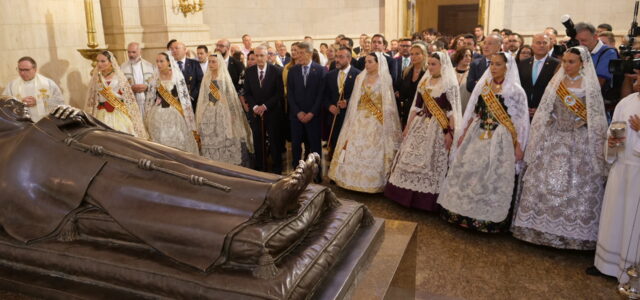 La Basílica de Sant Pasqual acull la Missa Pontifical amb gran participació institucional i musical