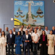 Vila-real homenatja Sant Isidre Llaurador amb una missa i una ofrena a l’escultura del Llaurador
