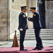 L’intendent de la Policia Local rep la Creu de la Policia Local de Terol per serveis distingits