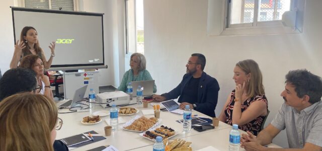 Creu Roja exposa la seua tasca del 2024 davant els representants municipals