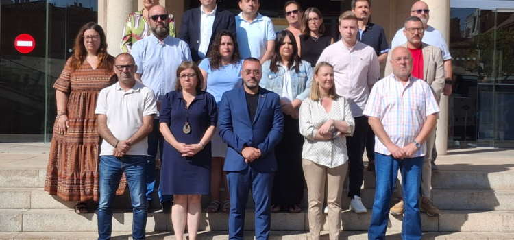 Vila-real guarda un minut de silenci per condemnar l’assassinat masclista a Algemesí