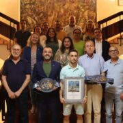 Vila-real rep el campió europeu de boxa Jairo Noriega amb una recepció institucional