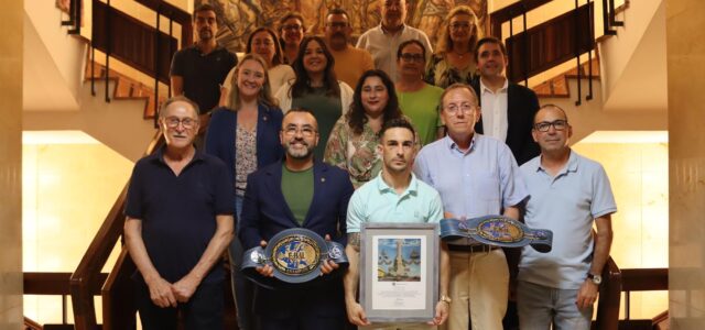 Vila-real rep el campió europeu de boxa Jairo Noriega amb una recepció institucional