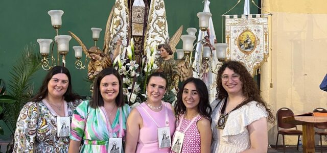 Les Rosarieres participen en la celebració en honor a la Mare de Déu del Carme