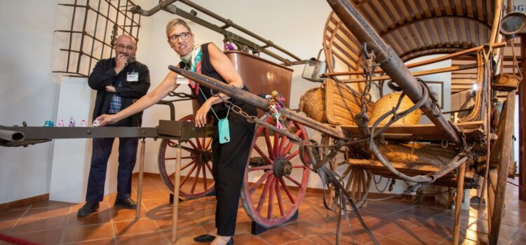 El Museu Etnològic del Termet es transforma amb una visita teatralitzada plena d’humor i tradició