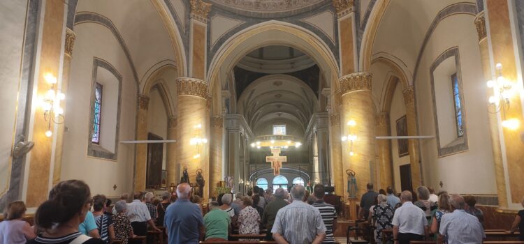 Vila-real viu un diumenge de fe i tradició amb misses i processons als barris