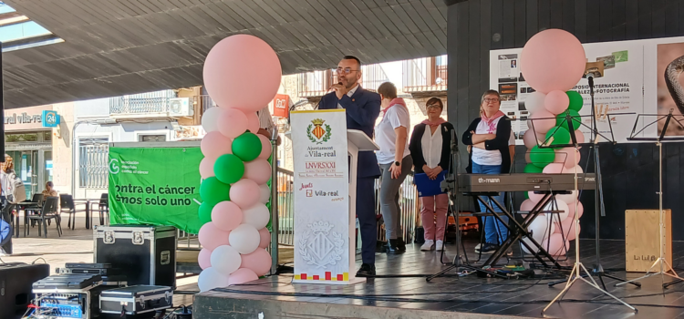 Vila-real commemora el Dia Mundial del Càncer de Mama amb un acte d’homenatge i conscienciació