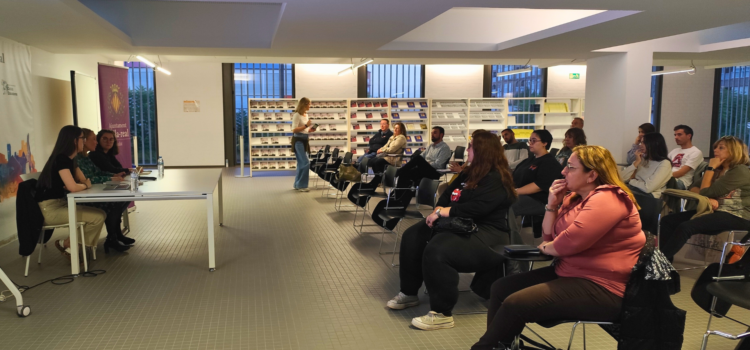 Vila-real inicia l’Escola d’Igualtat amb una ponència sobre el dol silenciat